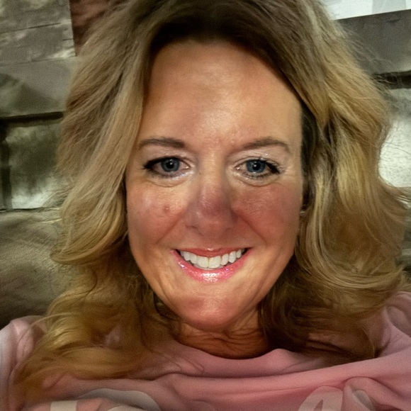 Meet your Posher, Megan - Picture 1 of 1